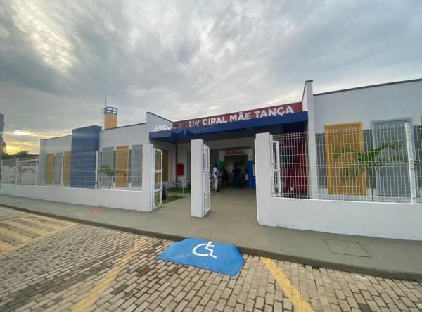 Aluno de 3 anos entra por engano em ônibus escolar e vai parar na Zona Rural de município no Piauí