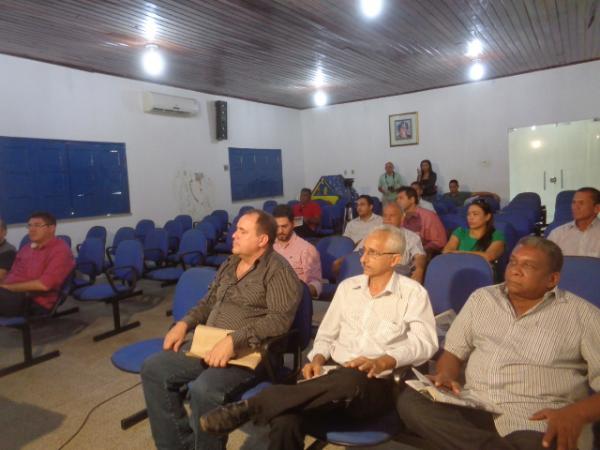 Amucespi re&uacute;ne 15 prefeitos da regi&atilde;o de Floriano em encontro.(Imagem:FlorianoNews)