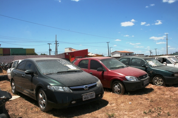 Detran realiza leilão de 231 lotes de veículos e sucatas