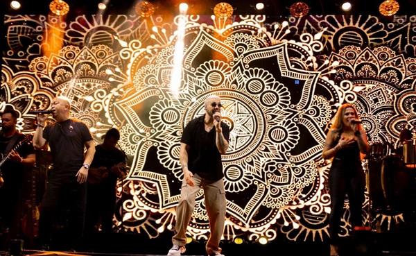 Belo arrasta multidão em edição histórica do "Samba do Bruce" em Teresina