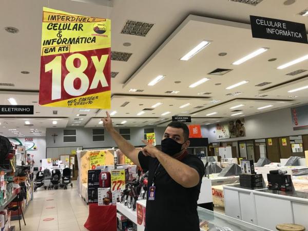 Bezerra, chefe do setor de m&oacute;veis e eletros do Armaz&eacute;m Para&iacute;ba(Imagem:FlorianoNews)