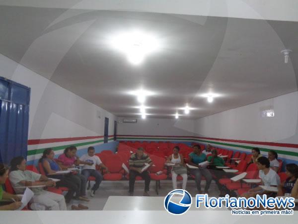 Reuni&atilde;o prepara escolas para festival estudantil em Bar&atilde;o de Graja&uacute;.(Imagem:FlorianoNews)