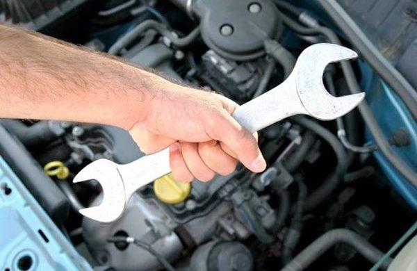 Empresa oferece vaga de emprego para mecânico de auto