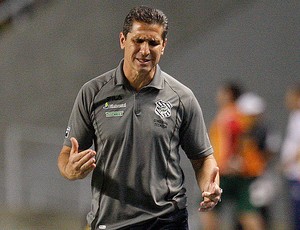 Técnico Jorginho confirma acerto com o Kashima Antlers
