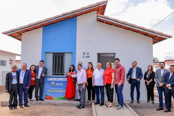 Em Teresina, 132 fam&iacute;lias recebem as chaves da primeira casa pr&oacute;pria com a presen&ccedil;a remota de Lula(Imagem:Gabriel Paulino)