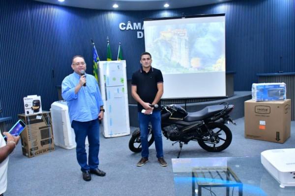 Prefeitura de Floriano sorteia prêmios da campanha "IPTU Premiado 2024"