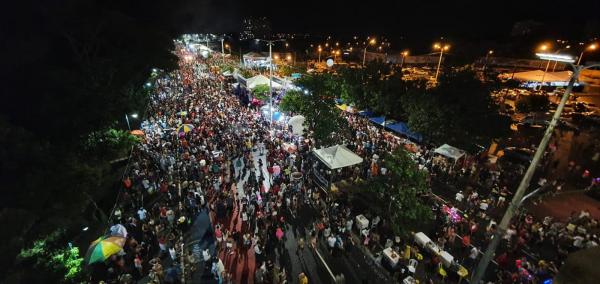 Corso de Teresina 2020 tem 20 caminhões decorados e cerca de 50 mil foliões