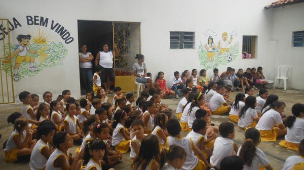 Escola Mega de Floriano celebra as datas comemorativas do m&ecirc;s de abril.(Imagem:FlorianoNews)