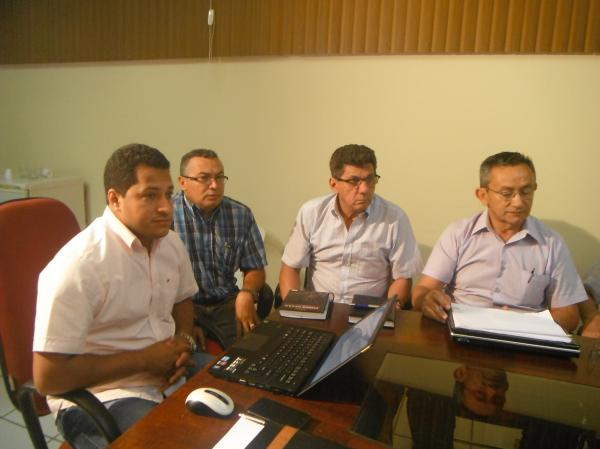 Prefeito de Barão de Grajaú realiza reunião com equipe de primeiro escalão