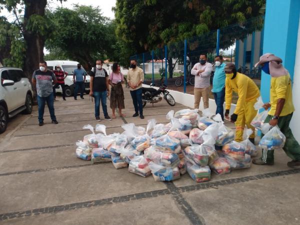 Prefeitura de Floriano inicia entrega de cestas b&aacute;sicas (Imagem:FlorianoNews)