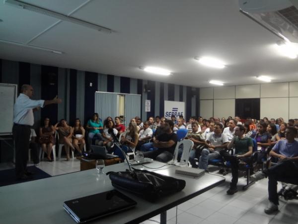 Gest&atilde;o Financeira foi tema de palestra no SEBRAE.(Imagem:FlorianoNews)
