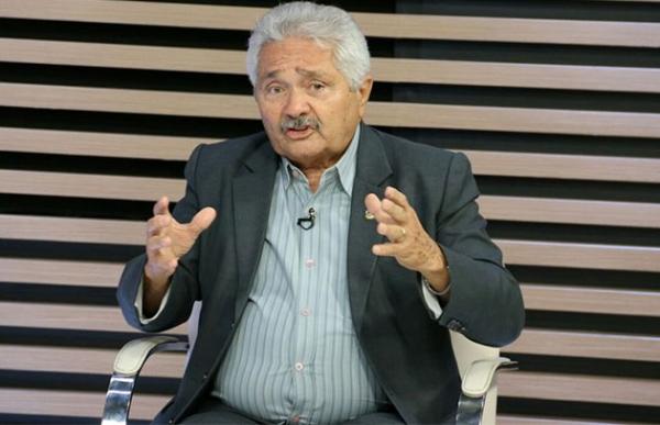 Elmano fala sobre 2016 e diz que políticos estão em situação delicada