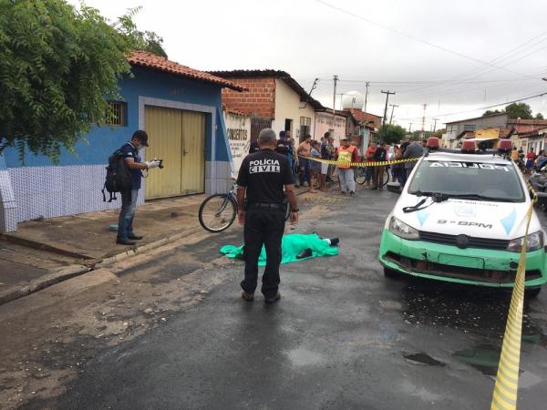 Vigilante &eacute; assassinado ap&oacute;s reagir a tentativa de assalto(Imagem:Murilo Lucena / TV Clube)