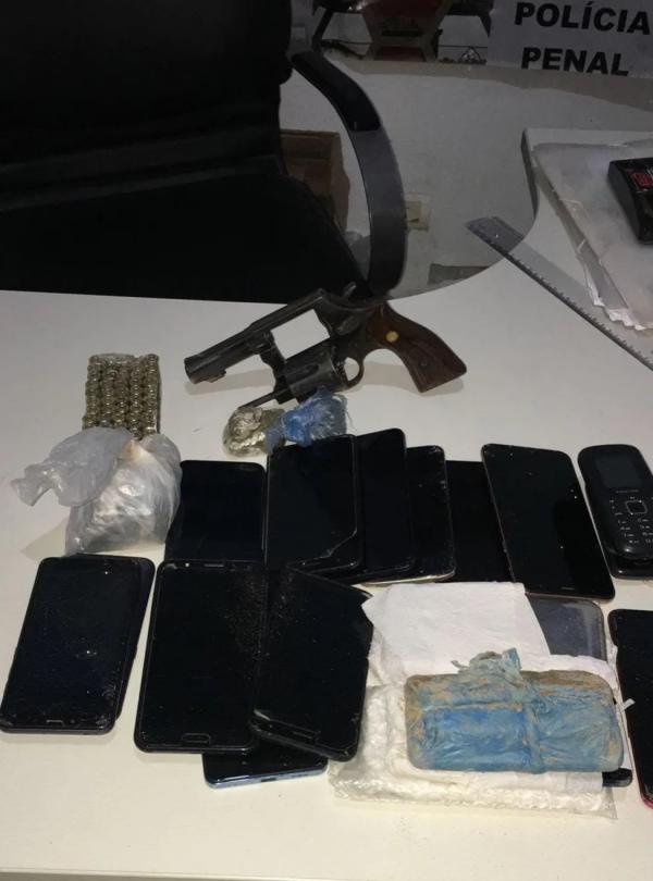 Policiais penais encontram celulares, drogas e arma de fogo em penitenciária no Piauí