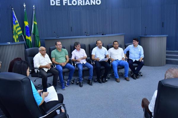  Valoriza&ccedil;&atilde;o: Servidores efetivos da C&acirc;mara Municipal de Floriano tem sal&aacute;rios reajustados em 15,78%.(Imagem:CMF)