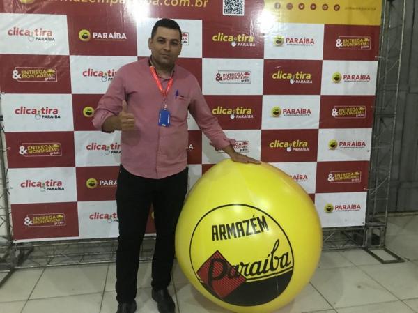  Bezerra, chefe do setor de m&oacute;veis e eletrodom&eacute;sticos.(Imagem:FlorianoNews)