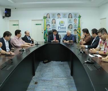 Sem definição, deputados do MDB querem evitar confronto em convenção
