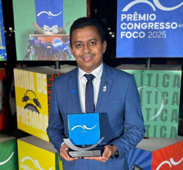Dr. Francisco Costa ganha Prêmio Congresso em Foco como melhor deputado do Piauí