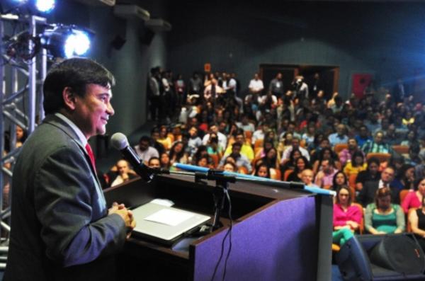 Governador participa da abertura da Convenção Lojista do Piauí