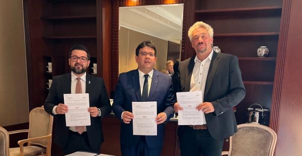 Rafael Fonteles assina acordo com empresa interessada em pesquisas sobre hidrogênio verde no Piauí