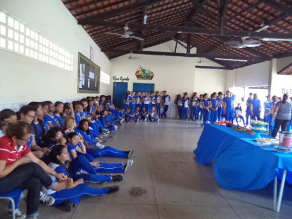 Fauzer Bucar realiza culmin&acirc;ncia de projeto sobre doa&ccedil;&atilde;o de sangue.(Imagem:FlorianoNews)