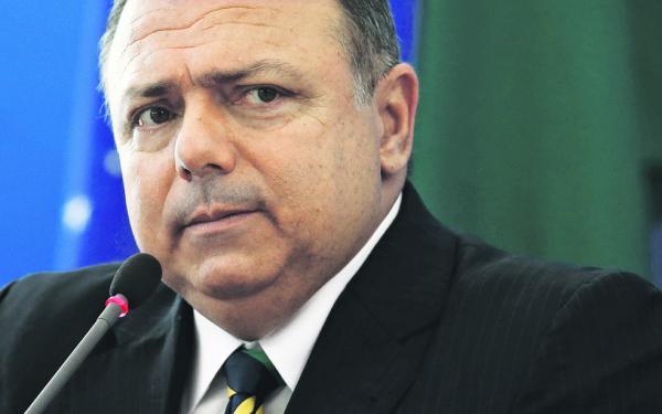 Governo pode priorizar primeira dose de vacina para reduzir pandemia, diz Pazuello   Este trecho é p