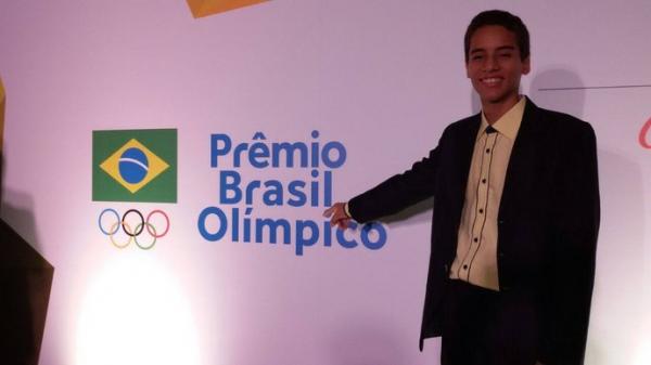 Fabr&iacute;cio Farias durante a solenidade do Pr&ecirc;mio Brasil Ol&iacute;mpico.(Imagem:Reprodu&ccedil;&atilde;o/COB)