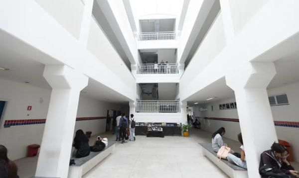 Escola em tempo integral deve ter jornada mínima de 35 horas semanais