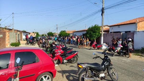  Vel&oacute;rio de crian&ccedil;as mortas em inc&ecirc;ndio dentro de casa em Parna&iacute;ba, Litoral do Piau&iacute;.(Imagem:Felipe Cruz/ TV Clube )