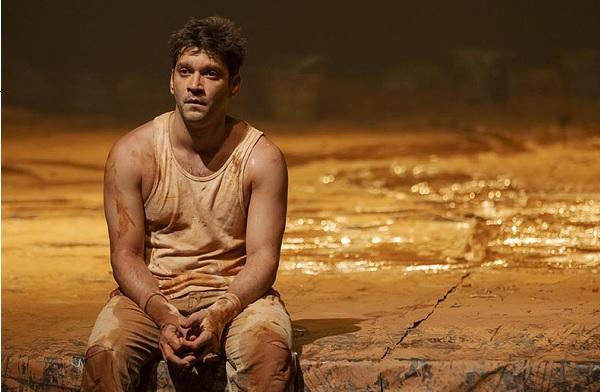 Premiada peça "Tom na Fazenda", com Armando Babaioff, chega a Teresina