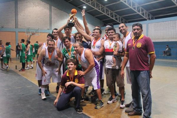 Kosmos Sporting Club, campe&atilde;o piauiense de basquete da temporada 2014.(Imagem:Ramiro Pena/GLOBOESPORTE.COM)