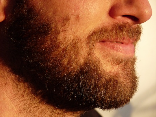 Barba é tão suja quanto vaso sanitário, diz pesquisador