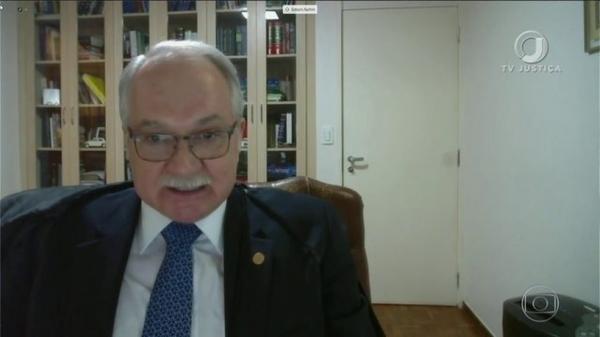 Fachin determina que presos de grupo de risco da Covid-19 passem do semiaberto para domiciliar