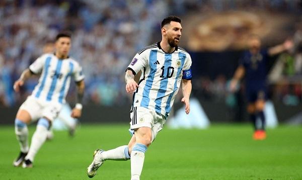 Árbitro rebate críticas sobre gol da Argentina na Copa