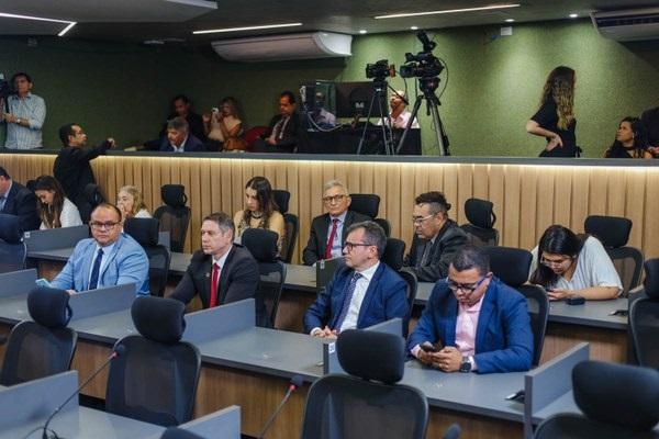 PL defende cota para estudantes de escolas públicas em concursos