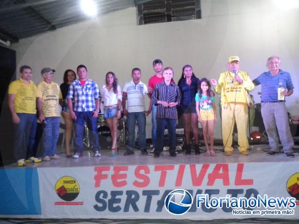Festival Sertanejo 2015 &eacute; realizado pelo Projeto Amarelinho.(Imagem:FlorianoNews)