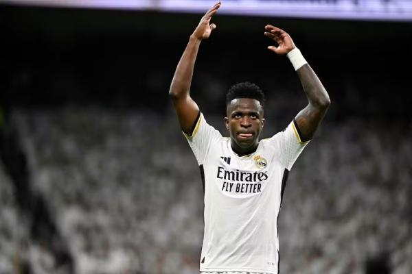 Três equipes preparam oferta de R$ 1 bilhão para tirar Vinícius Júnior do Real Madrid
