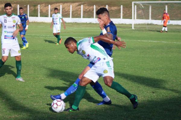 Manoel marca, mas reclama de bobeada: "Nossa equipe já foi acordar muito tarde"