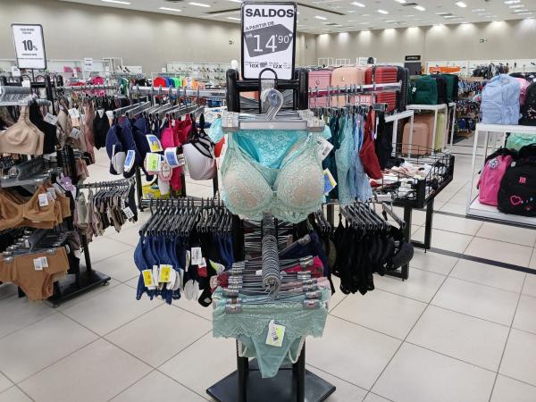 Armaz&eacute;m Para&iacute;ba de Floriano aposta em novidades e ofertas para o Carnaval e volta &agrave;s aulas(Imagem:FlorianoNews)
