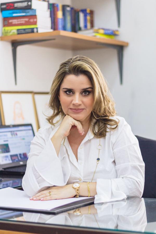 Advogada Larissa Reis está com o nome à disposição da classe para a vaga de desembargadora do TRT-PI