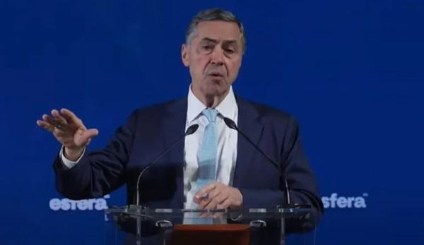Apesar das intrigas que se ouvem, "vivemos em grande harmonia entre os Poderes" diz Barroso