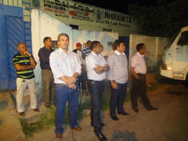 Coliga&ccedil;&atilde;o: Floriano Seguindo em Frente (Almir Reis e Karytha Freire)(Imagem:FlorianoNews)