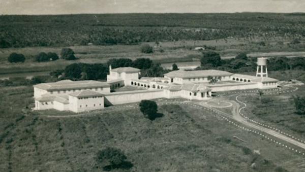 Sanat&oacute;rio Meduna, em Teresina, em imagem de 1954. Hoje, um shopping center ocupa parte da propriedade.(Imagem: TV Clube)