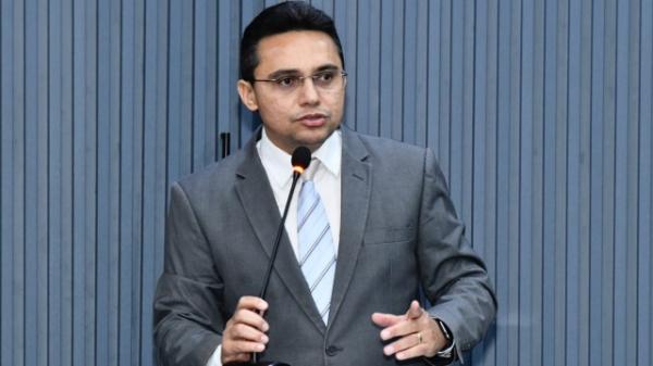 Veto à lei que reduz vagas do Piauí na Câmara Federal vai desfalcar saúde, diz James Rodrigues