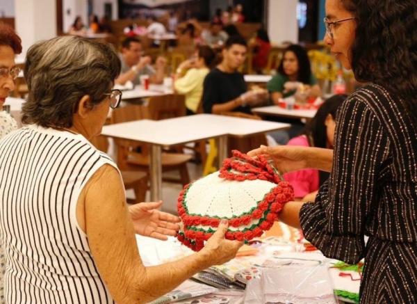 Feira "Mães Criativas" valoriza artesanato local e fortalece renda de mães empreendedoras