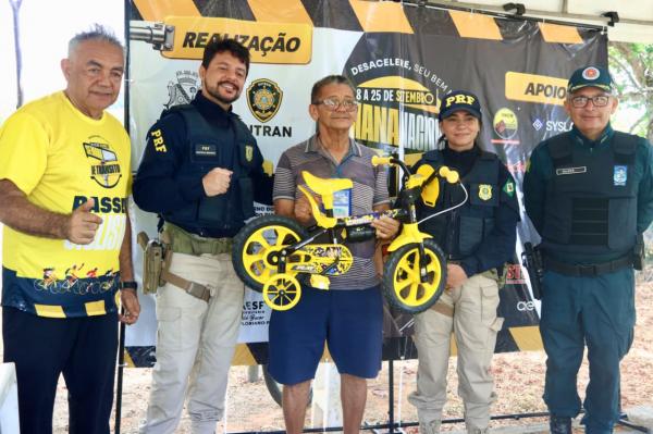  3&ordm; BPM refor&ccedil;a seguran&ccedil;a durante passeio cicl&iacute;stico da Semana Nacional do Tr&acirc;nsito em Floriano.(Imagem:Divulga&ccedil;&atilde;o/PM)