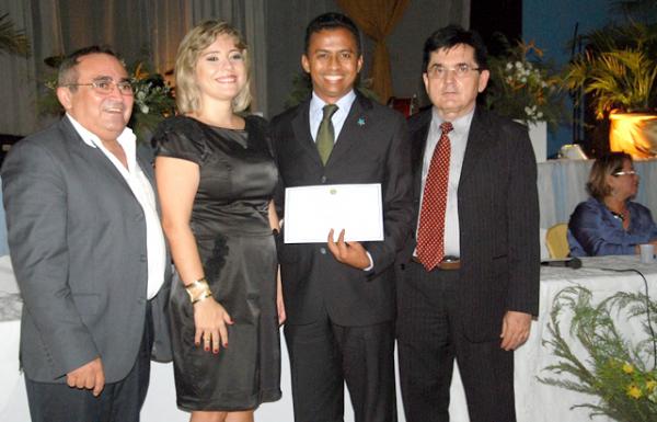 Dr. Francisco Costa - Prefeito reeleito de S&atilde;o Francisco do Piau&iacute; foi diplomado nesta quarta-feira, 19(Imagem:FlorianoNews)