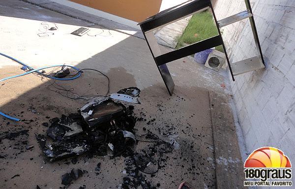 Curto em computador quase inicia incêndio em residência no Angelim