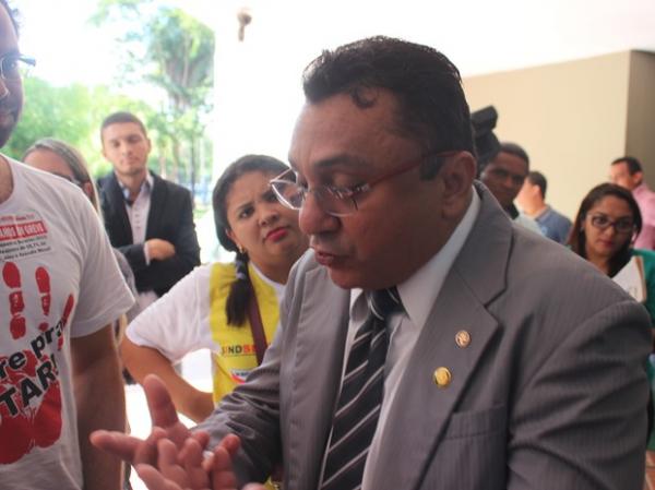 Vereador Dudu promete questionar a legalidade do projeto aprovado.(Imagem:Amanda Dourado/G1)