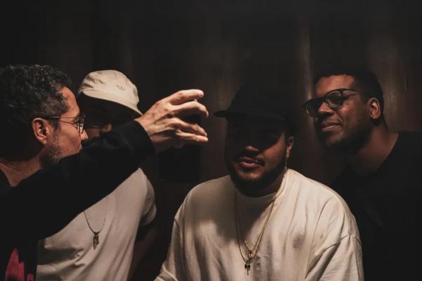BaianaSystem, Gilsons e Tropkillaz se juntam no single "Presente"